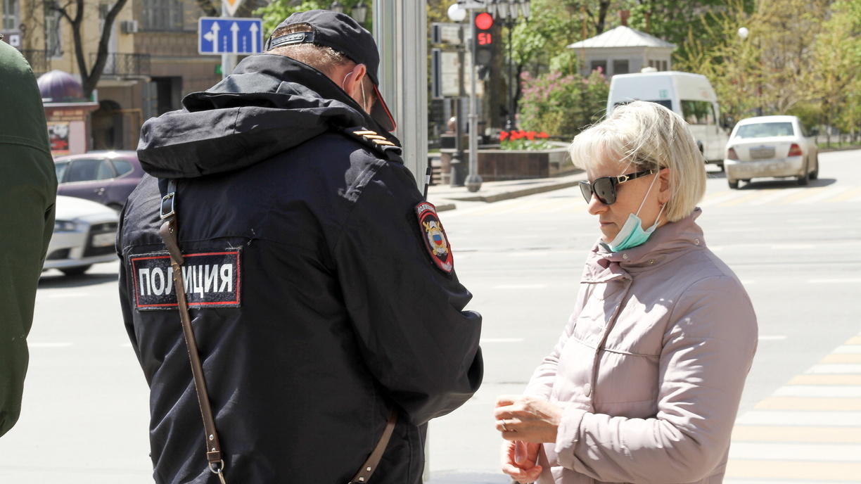 183 протокола: во Владивостоке продолжаются проверки масочного режима