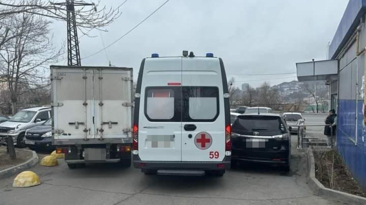 Медики столкнулись с безответственными автолюбителями во Владивостоке