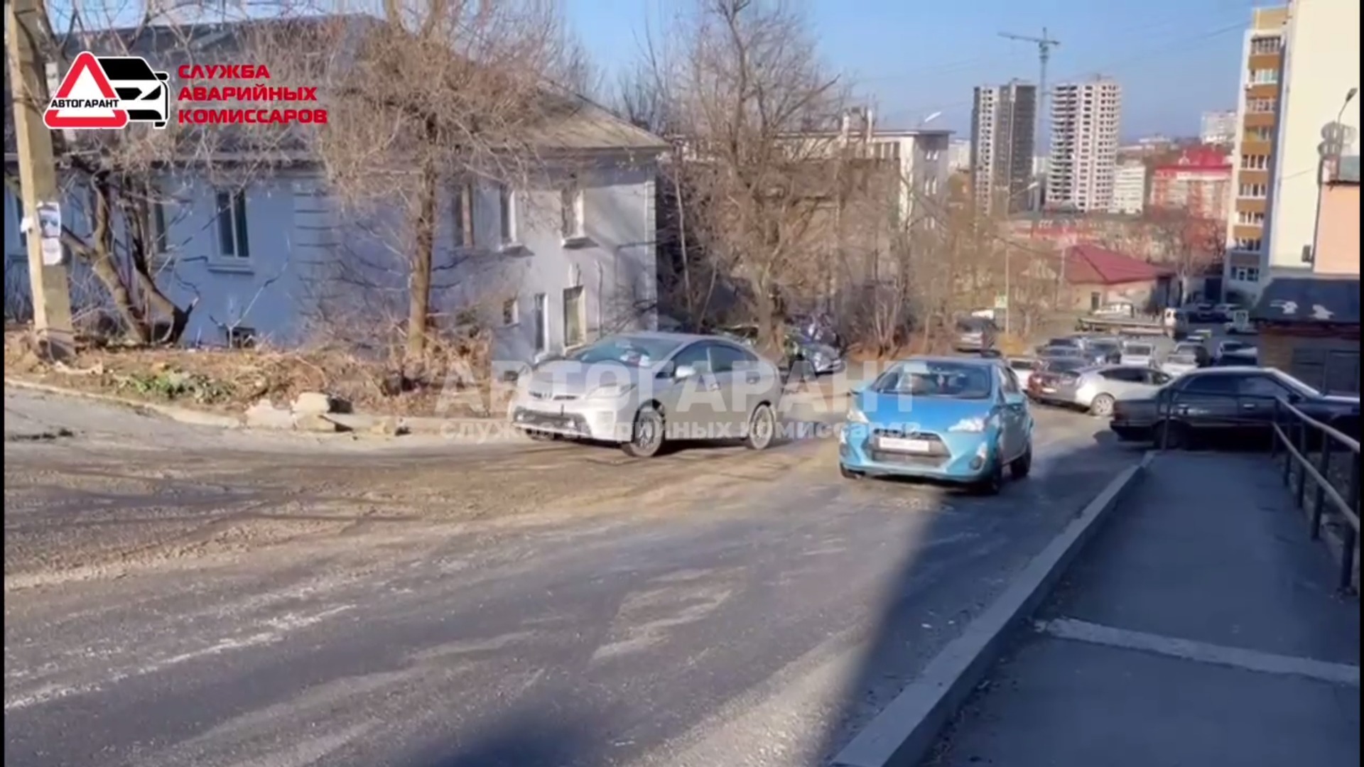 Опасная дорога: водители Владивостока вынуждены ехать по ледяной горке