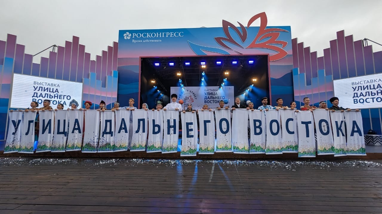 Юрий Трутнев открыл «Улицу Дальнего Востока» в рамках ВЭФ-2023