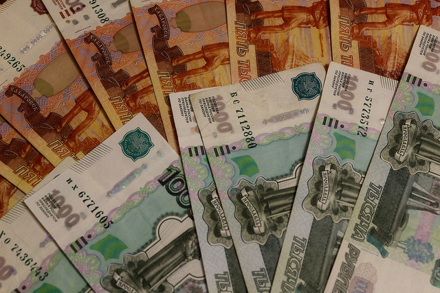 Коллектор распространил информацию о должнице в Хабаровском крае