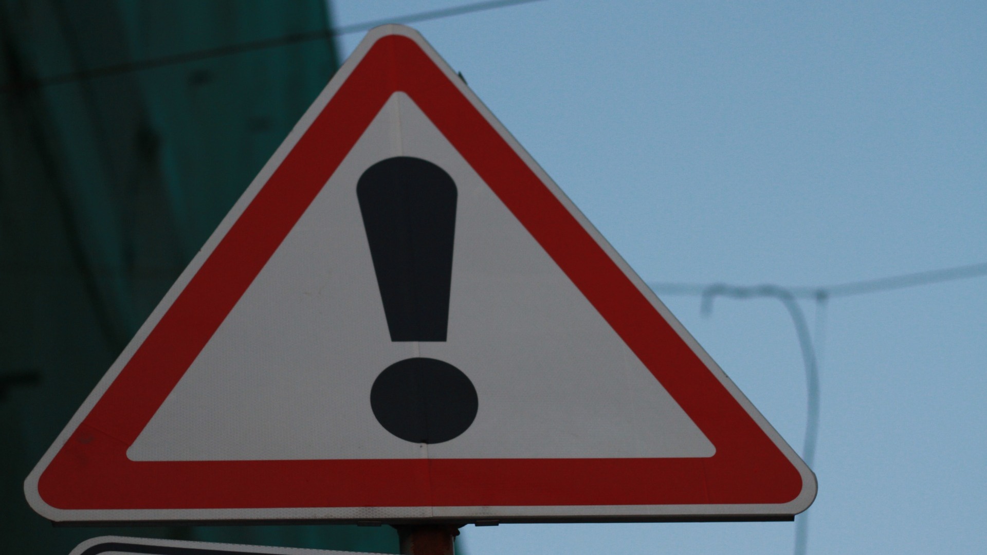 Смертельная опасность поджидает водителей на дорогах Приморья — видео
