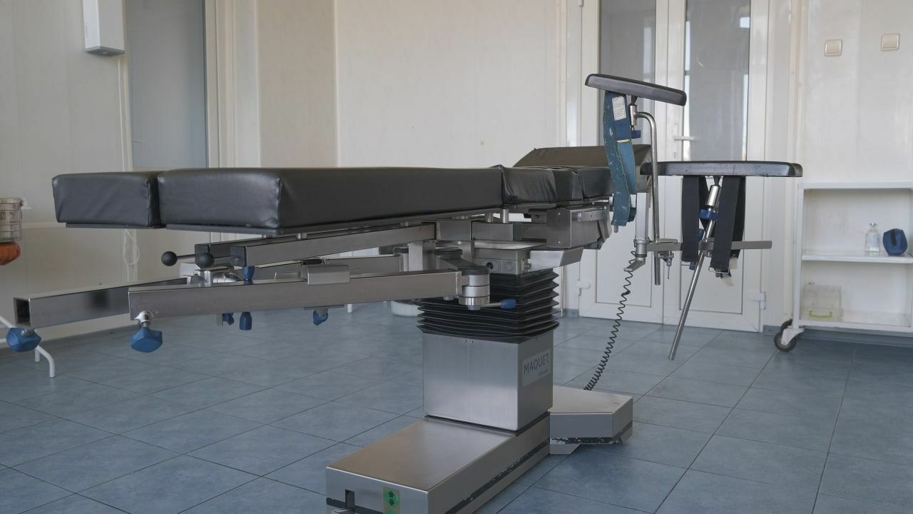  «Операционный чудо-стол, подаренный Стинскому за удачную операцию»