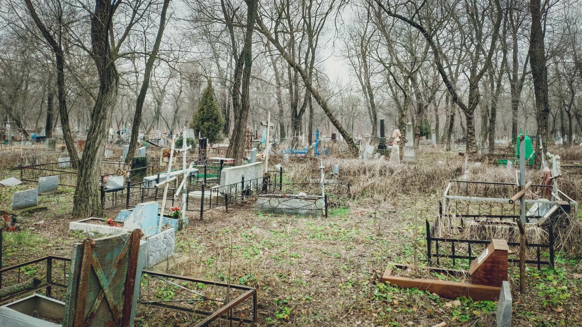 На Красную горку горожан не будут пускать на кладбища во Владивостоке — ограничения
