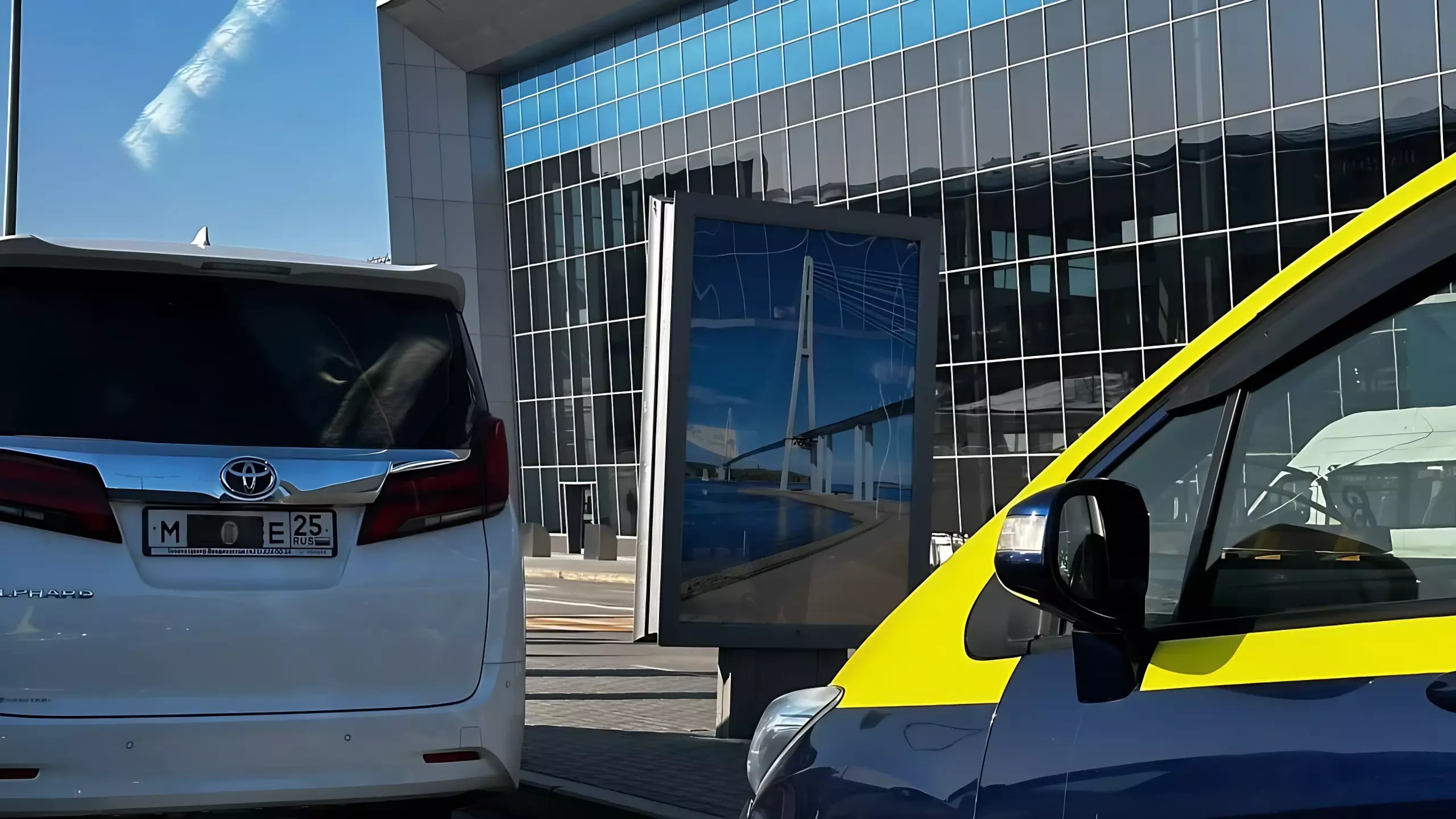 «Таксистская мафия» орудует в аэропорте Владивостока