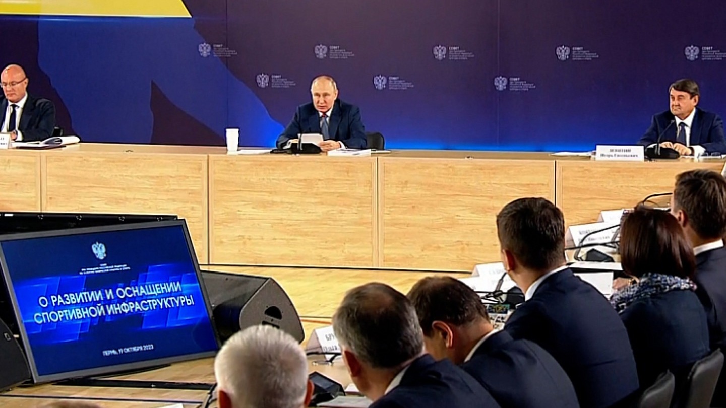 Путин поддержал предложение Олега Кожемяко о создании центров спорта в Приморье