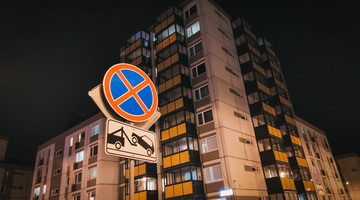 Водителям на заметку: парковка будет запрещена в двух точках Владивостока