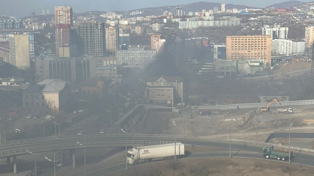 Серьёзное возгорание заметили на Гоголя во Владивостоке