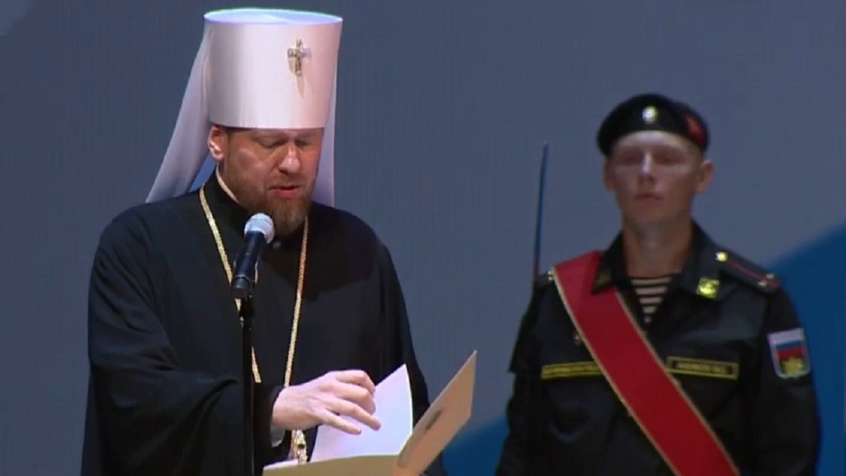 Митрополит Владимир подарил Олегу Кожемяко ценную икону на церемонии инаугурации