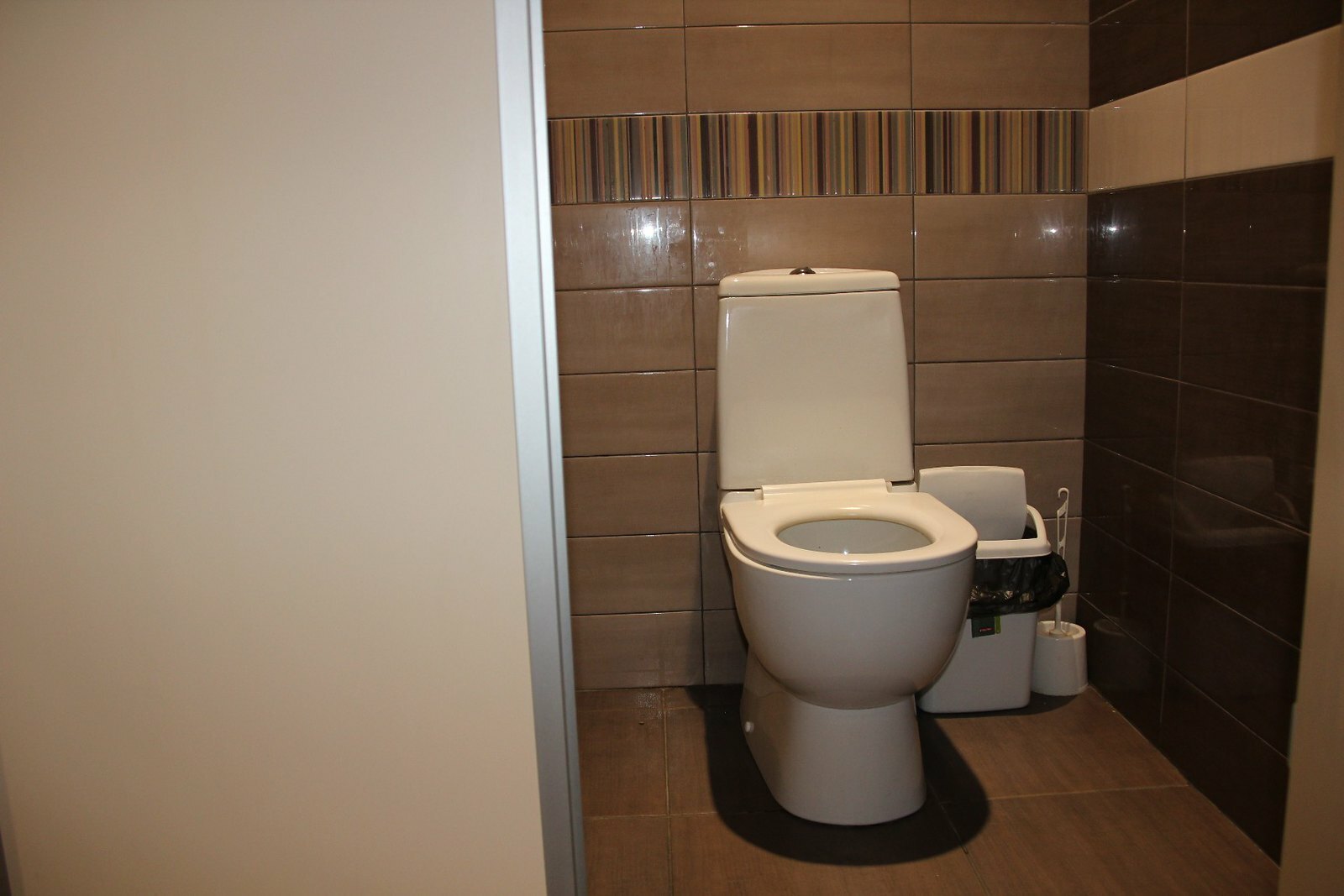 В 10-миллионном общественном туалете Владивостока не нашлось туалетной бумаги