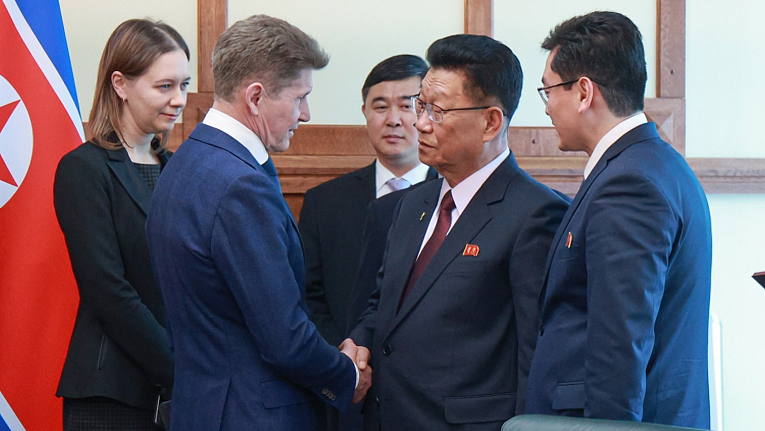 Губернатор Приморья встретился с делегацией Трудовой партии КНДР во Владивостоке