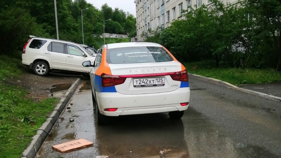 Почему автопрокат стал «врагом» для жителей Владивостока?