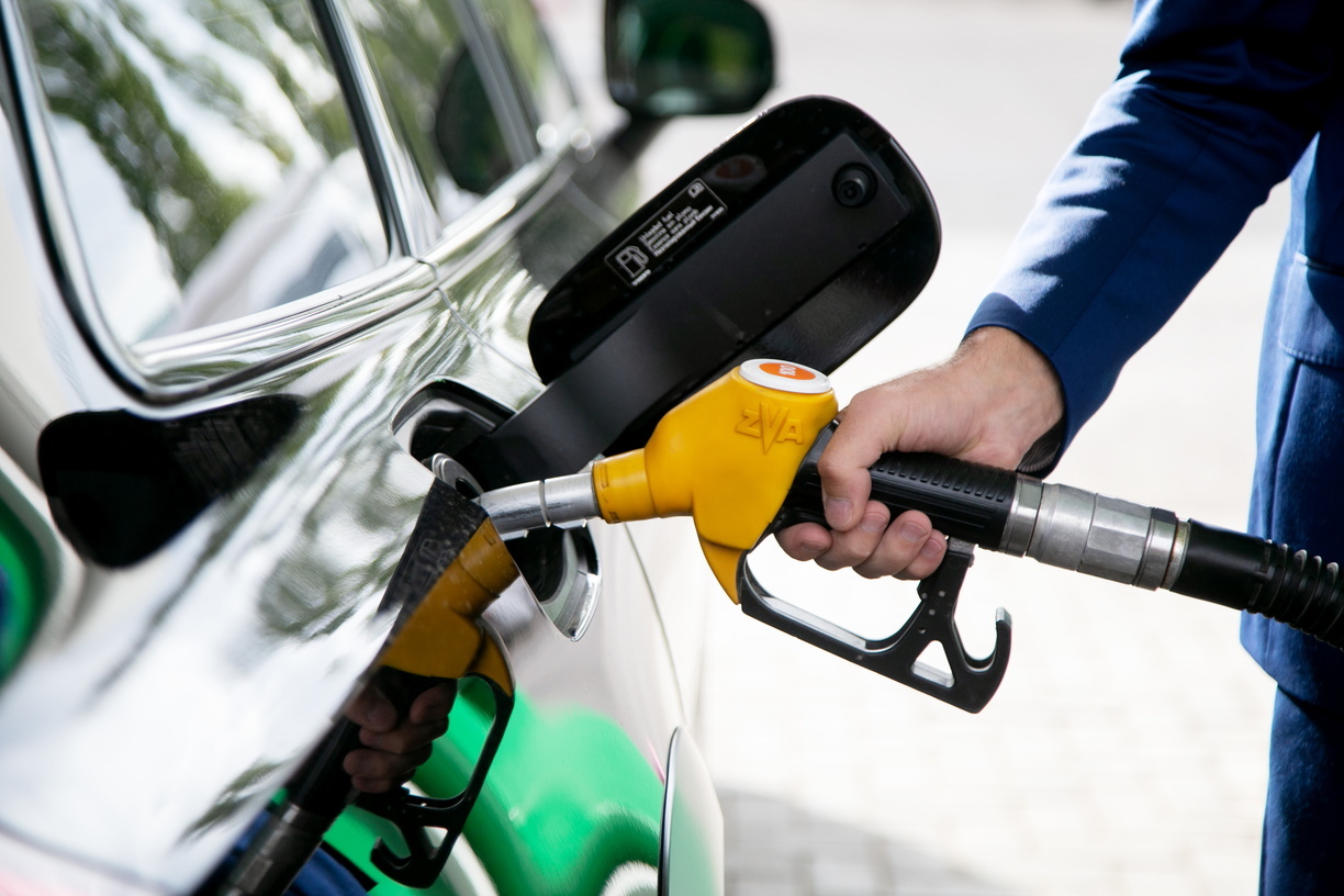 Цены на бензин в Приморье выросли только на 5%: где заправляться выгоднее всего?