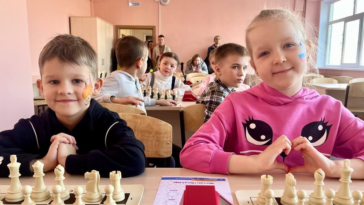 Одна из школ Владивостока стала шахматной
