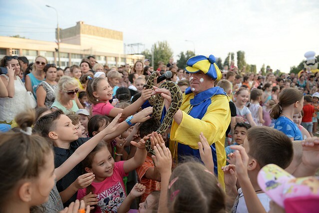Танцы и шутки: на что мэрия Владивостока выделит почти два миллиона рублей