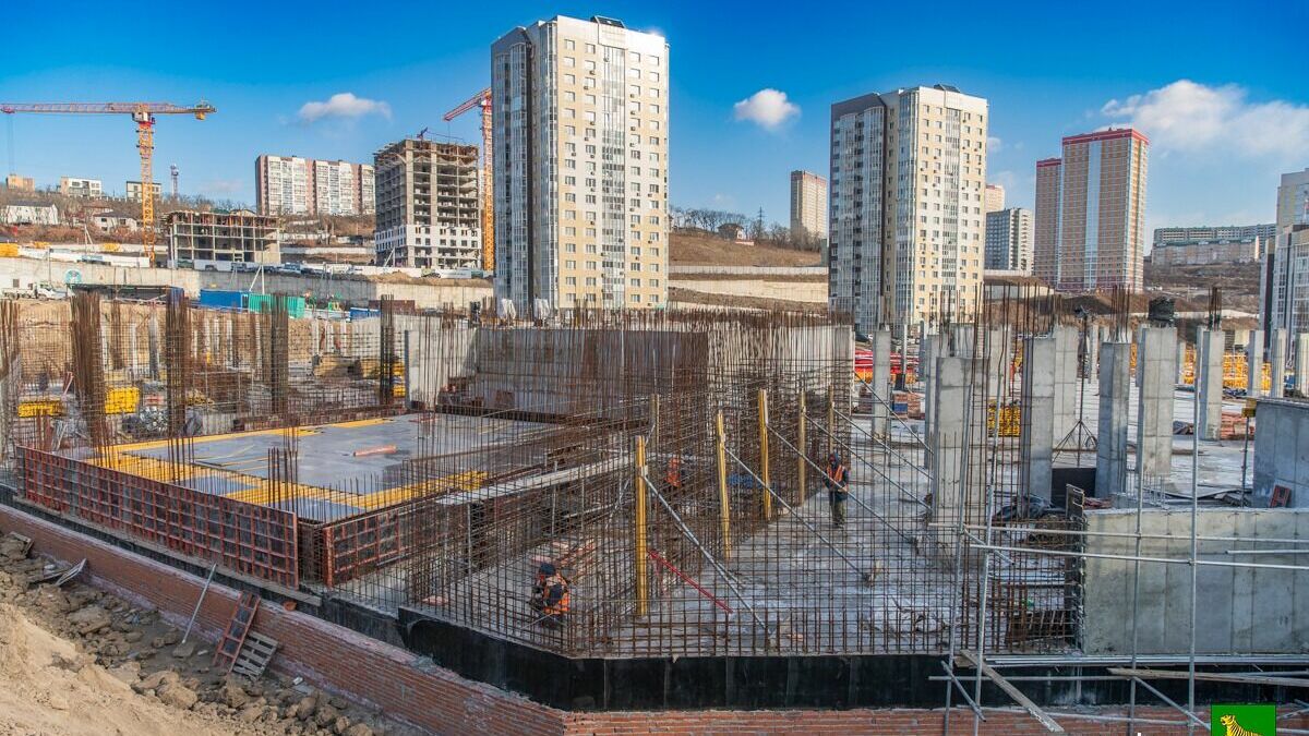 Во Владивостоке активно строится школа в новом микрорайоне