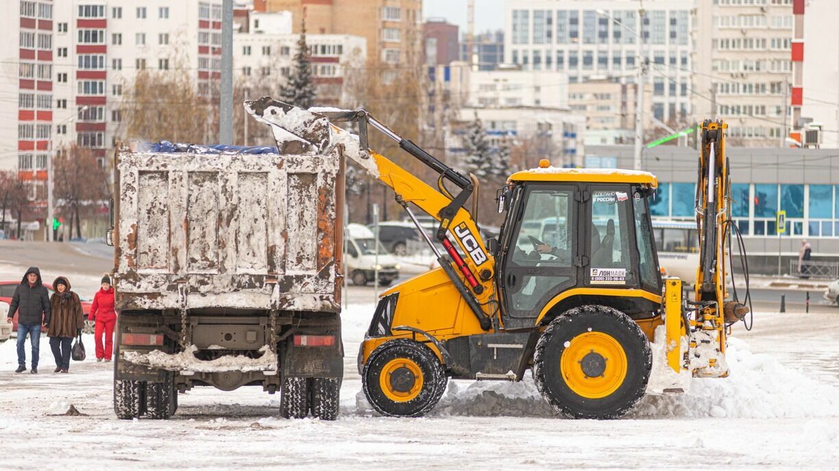 Техника направлена на расчистку: Константин Шестаков об уборке снега во Владивостоке