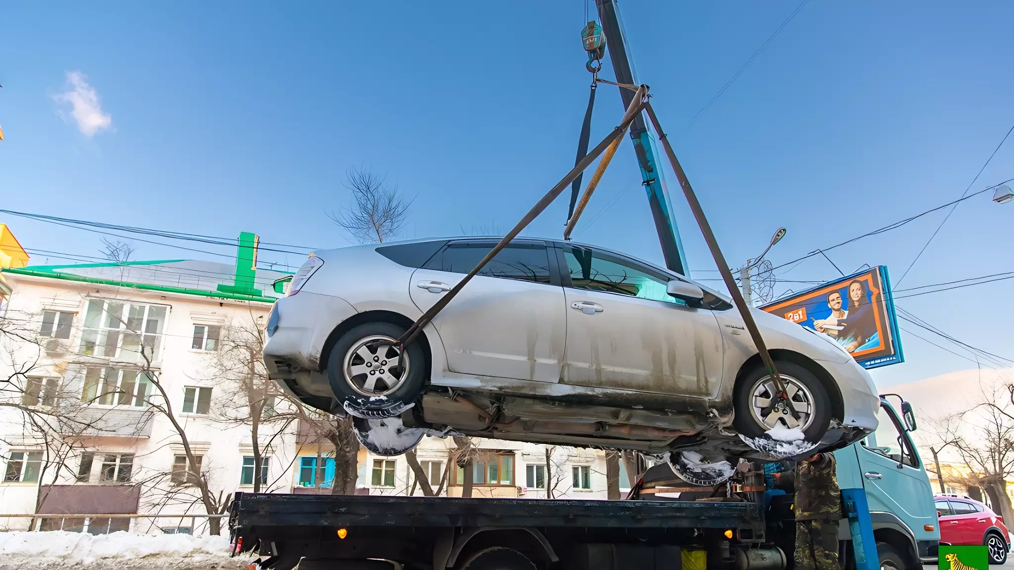 Улицы Владивостока могут начать освобождать от брошенных машин