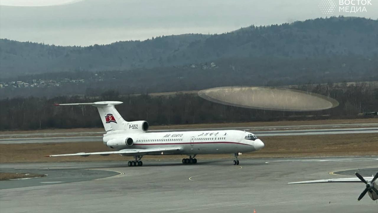 Ажиотаж на вылет в Пхеньян из Приморья ослабел — толпу иностранцев ждет самолет