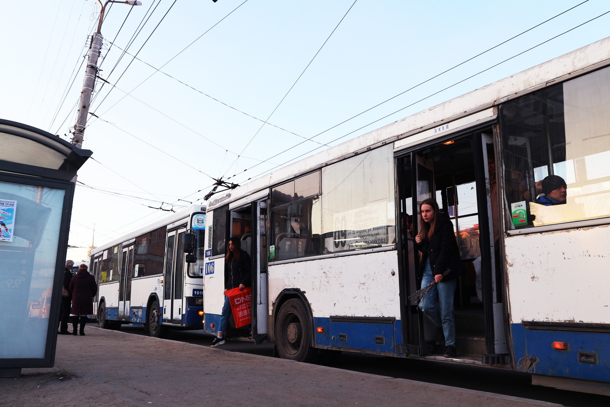 В России теперь нельзя высаживать безбилетников из общественного транспорта