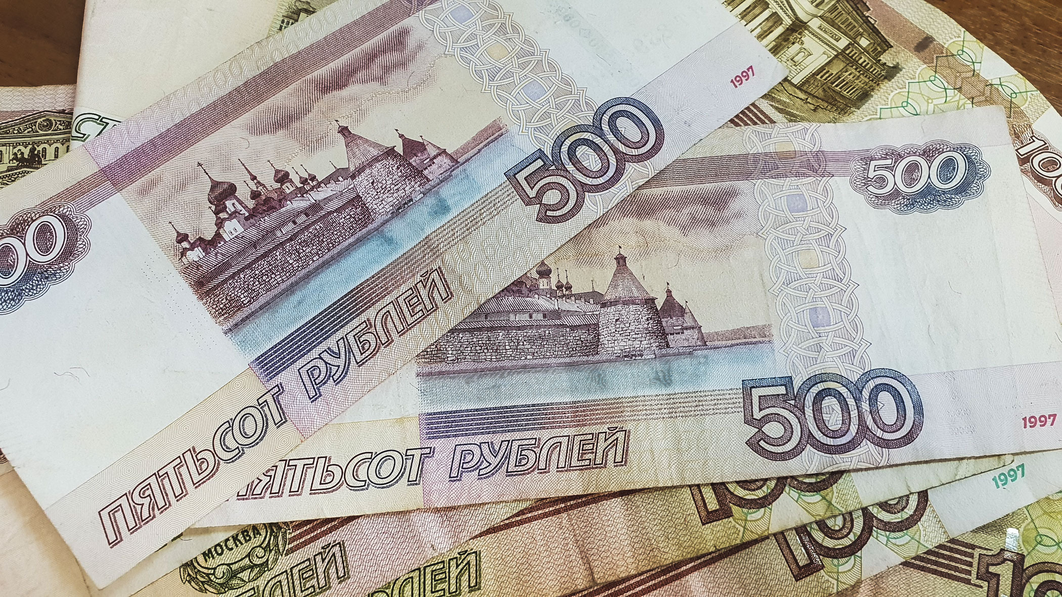 Делягин назвал главные факторы высоких цен и низких зарплат в России