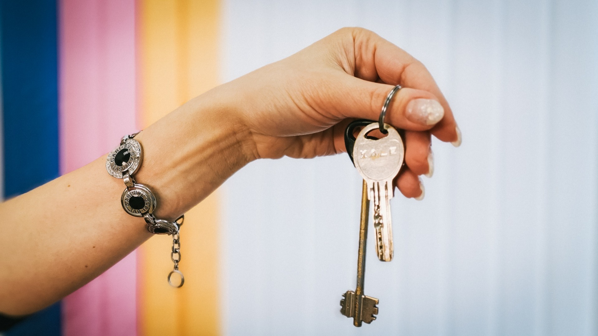 Ключи от новых квартир вручили 30 семьям в двух районах Сахалина