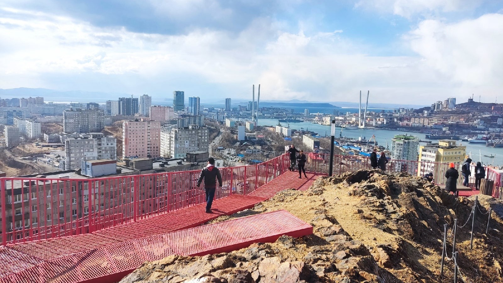 Город и я, море и я: пять лучших мест для панорамных фото во Владивостоке