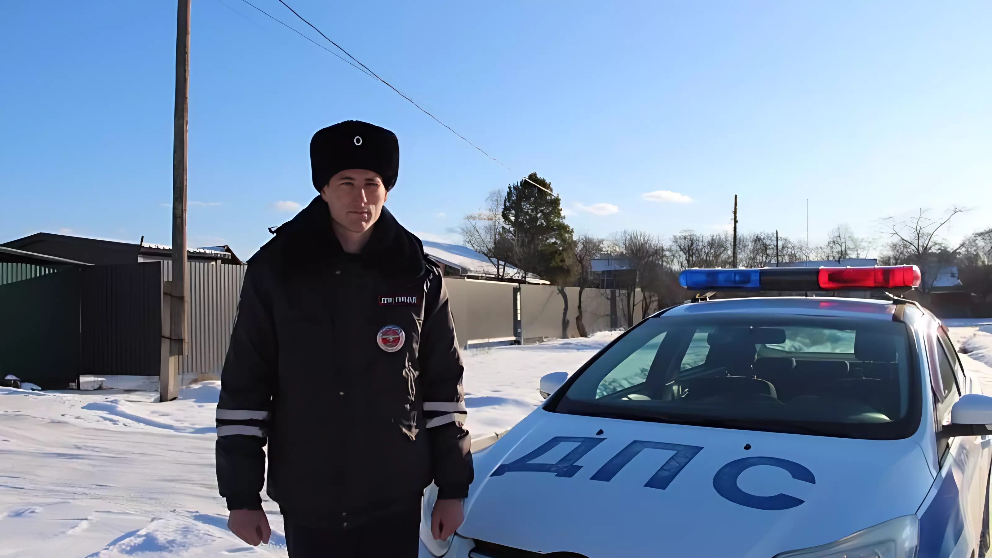 Инспектор ДПС помог жителям села в Приморье потушить пожар