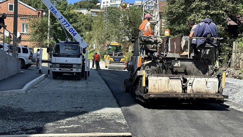 На улице Махалина во Владивостоке возобновился ремонт дороги