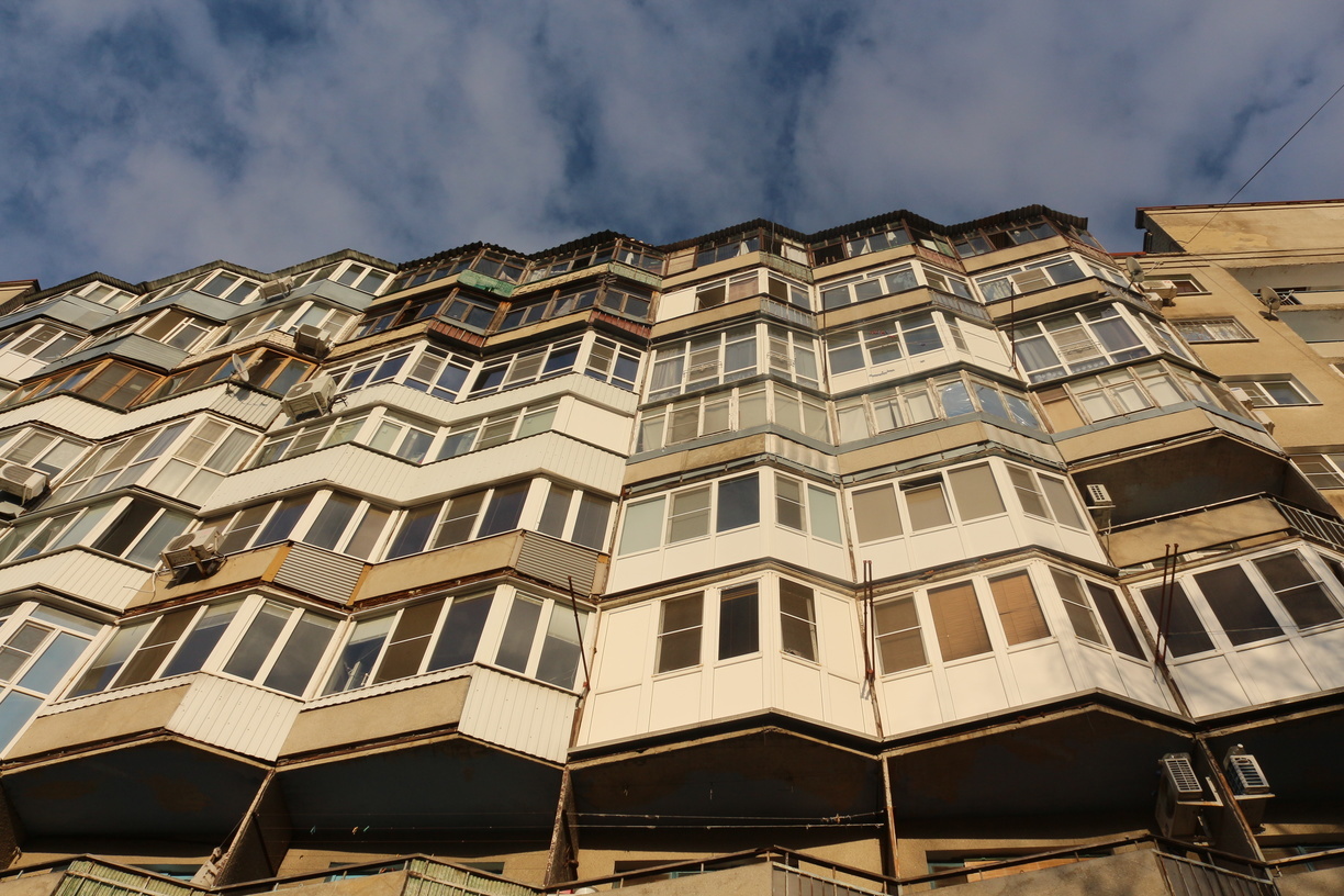 В 2022 году в России будут штрафовать за остекление балконов